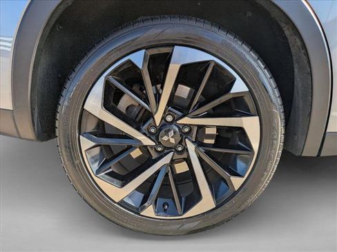 Used 2022 Mitsubishi Outlander SE image 21