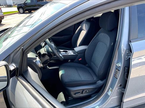 Used 2023 Hyundai Kona SE w/ Cargo Package image 10