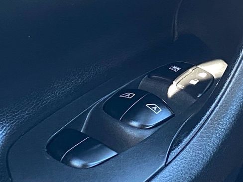 Certified 2018 Nissan Altima 2.5 SL FWD image 28