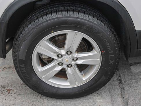 Used 2022 Chevrolet Trax LT w/ LT Convenience Package image 12