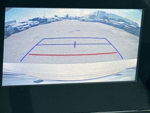 Used 2018 Toyota Corolla LE image 18