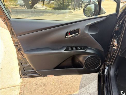Used 2017 Toyota Prius Four FWD image 18