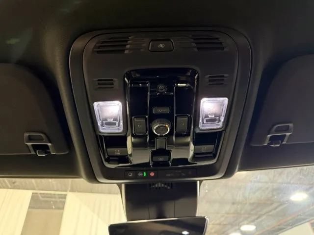 New 2026 GMC Yukon Denali w/ Denali Reserve Package AWD/4WD image 18