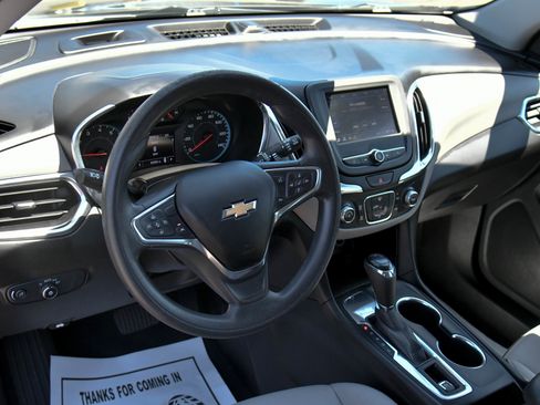 Used 2021 Chevrolet Equinox LS FWD image 14