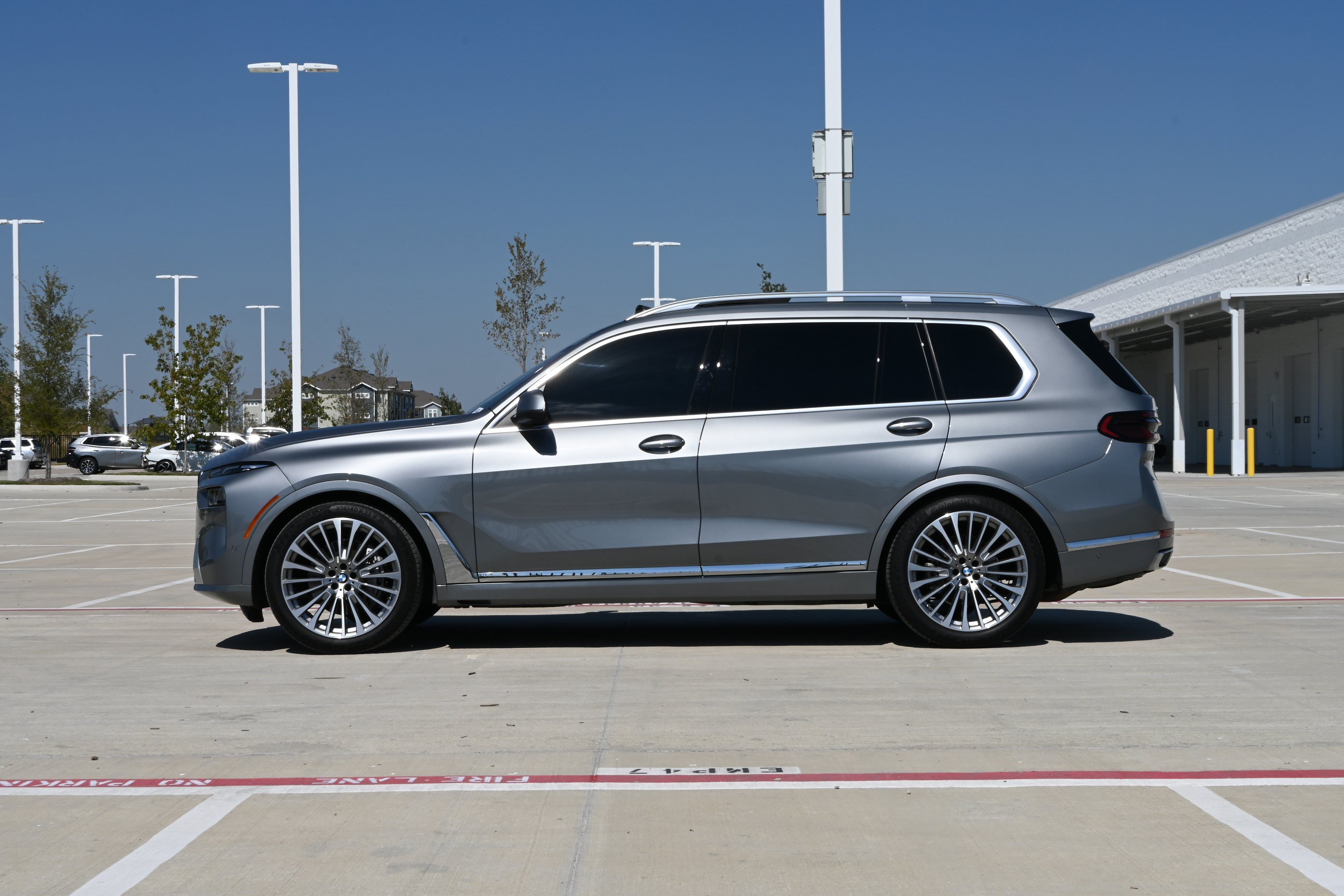 Certified 2025 BMW X7 xDrive40i w/ Parking Assistance Package AWD/4WD image 5