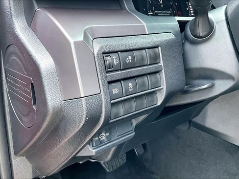 Used 2026 Toyota Tacoma SR5 AWD/4WD image 30