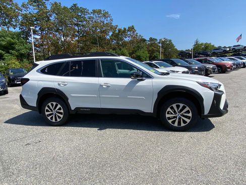 New 2025 Subaru Outback Premium image 2