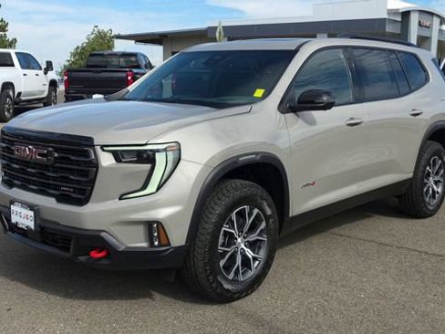 New 2026 GMC Acadia AT4 w/ Luxury Package AWD/4WD image 4