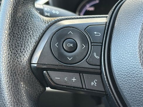 Certified 2025 Toyota RAV4 LE image 27