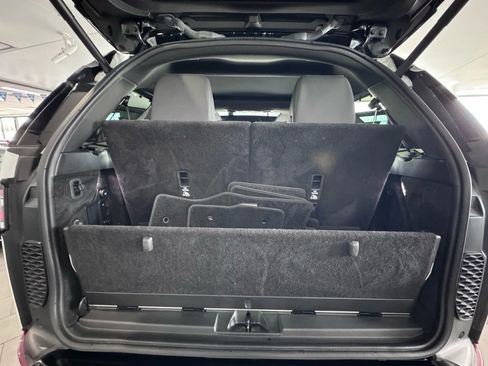 Used 2020 Land Rover Discovery Landmark image 22