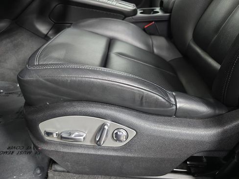 Certified 2021 Porsche Macan AWD/4WD image 23