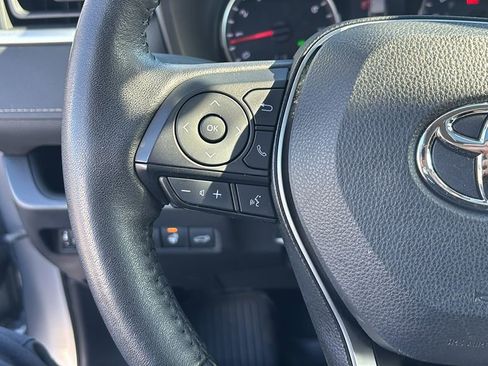 Used 2022 Toyota RAV4 XLE w/ Convenience Package image 17