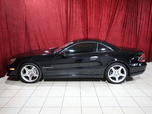 Used 2011 Mercedes-Benz SL 550 w/ Premium I Pkg image 3