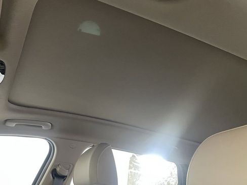 Used 2023 Hyundai Santa Fe SEL w/ Premium Package image 9