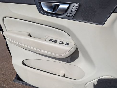 Used 2024 Volvo XC60 B5 Core image 15