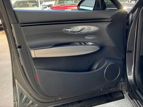 Used 2023 Genesis GV70 2.5T w/ Select Package AWD/4WD image 22