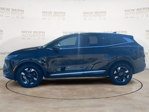 Used 2026 Kia Sportage LX FWD image 2
