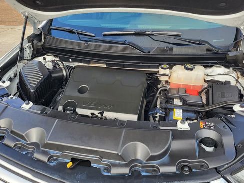 Used 2023 Chevrolet Traverse LT image 33