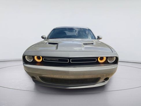 Used 2019 Dodge Challenger SXT RWD image 10