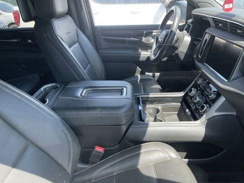 Used 2023 GMC Yukon Denali w/ Denali Reserve Package AWD/4WD image 13