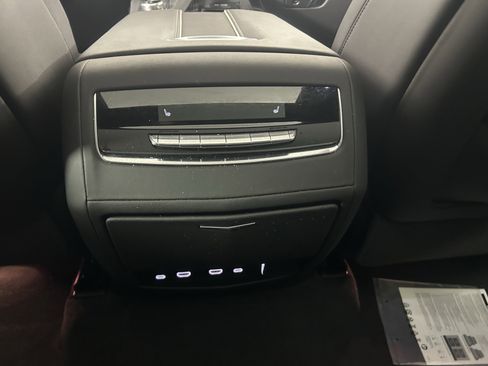 Used 2023 Cadillac Escalade ESV Sport w/ LPO, ONYX Package image 40