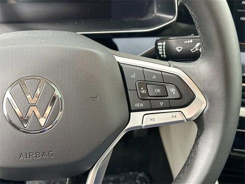 Used 2025 Volkswagen Jetta SE image 23