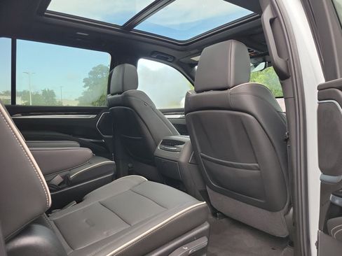 Certified 2026 Cadillac Escalade ESV Luxury w/ Touring Package AWD/4WD image 29