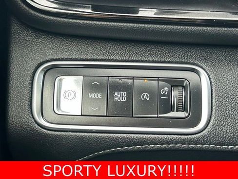 Used 2025 Buick Enclave Sport Touring image 21