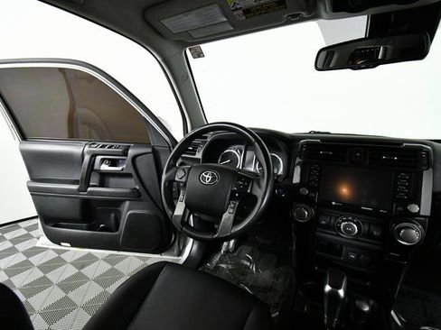 Used 2020 Toyota 4Runner TRD Off-Road Premium image 19