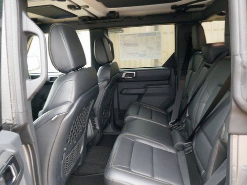 New 2025 Ford Bronco Badlands image 12