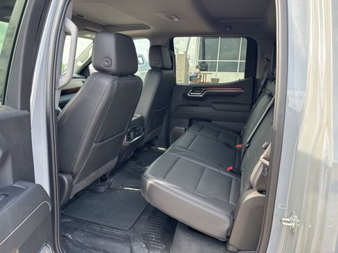 Used 2025 GMC Sierra 1500 Denali w/ Denali Reserve Package image 9