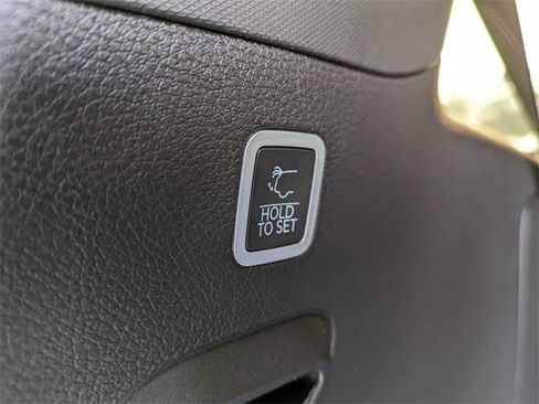 New 2024 Jeep Grand Wagoneer Series III image 32