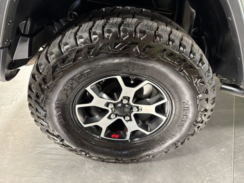 Used 2021 Jeep Wrangler Unlimited Rubicon AWD/4WD image 8