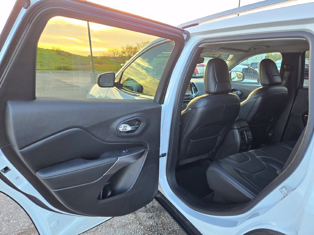 Used 2019 Jeep Cherokee Limited AWD/4WD image 25