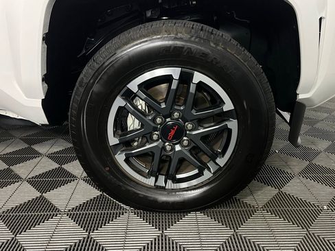 Used 2025 Toyota Tacoma TRD Sport image 13