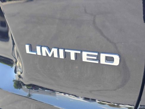 Used 2022 Jeep Cherokee Limited AWD/4WD image 13