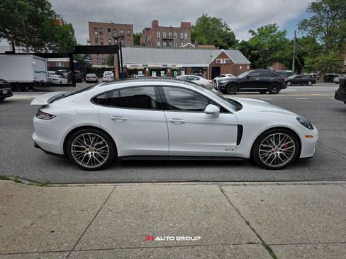Used 2022 Porsche Panamera GTS AWD/4WD image 4