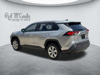 Used 2022 Toyota RAV4 LE FWD video 3