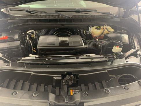 Used 2021 Chevrolet Suburban Premier w/ Premium Package image 11