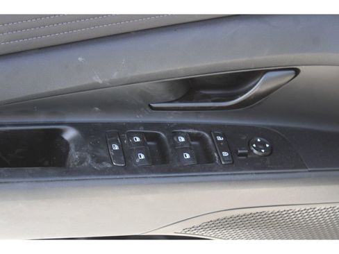 Certified 2025 Hyundai Elantra Sport image 16