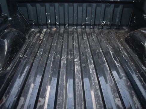 Used 2017 Chevrolet Colorado Z71 image 9