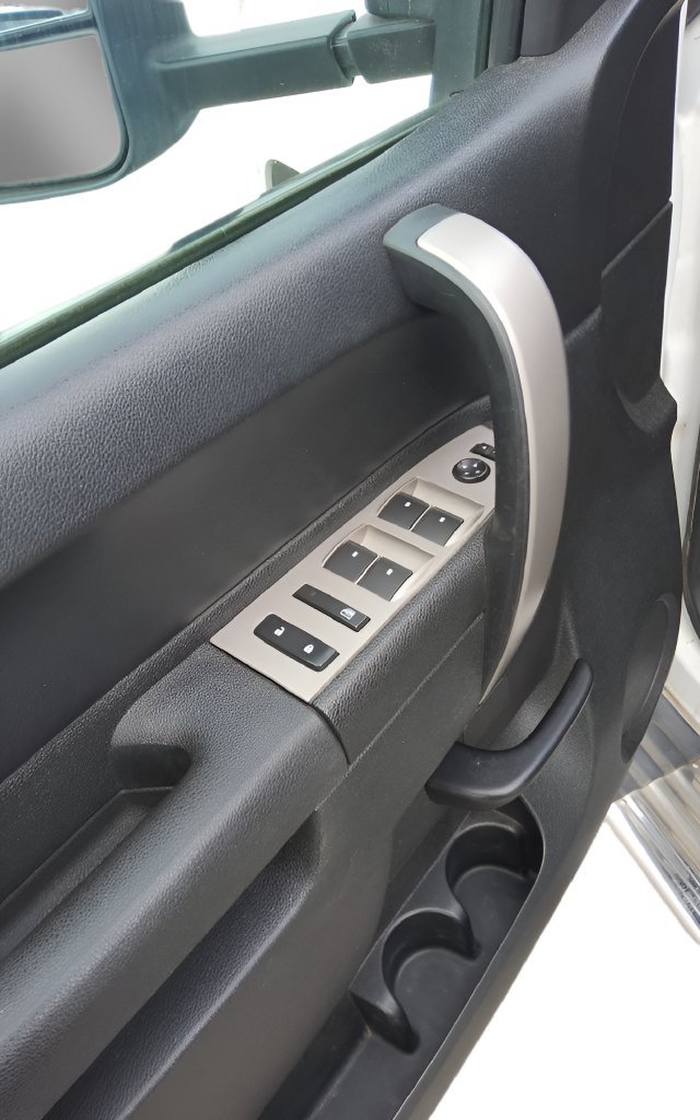Used 2010 Chevrolet Silverado 2500 LT w/ Interior Plus Package AWD/4WD image 18
