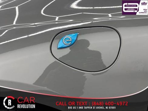 Used 2021 Chrysler Pacifica Touring-L image 57