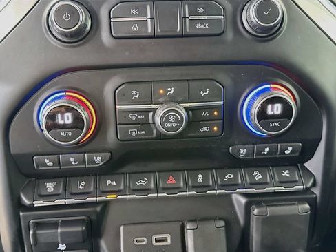 Used 2021 Chevrolet Silverado 2500 LTZ w/ LTZ Plus Package AWD/4WD image 17