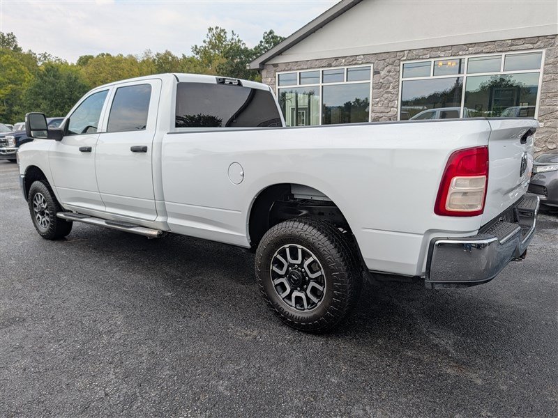 Used 2024 RAM 2500 Tradesman w/ Chrome Appearance Group AWD/4WD image 5