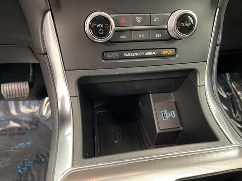 Used 2024 Ford Edge Titanium image 15