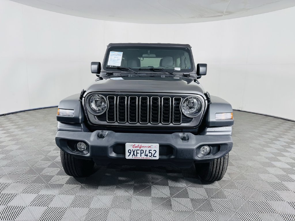 Used 2026 Jeep Wrangler Unlimited Sport AWD/4WD image 3