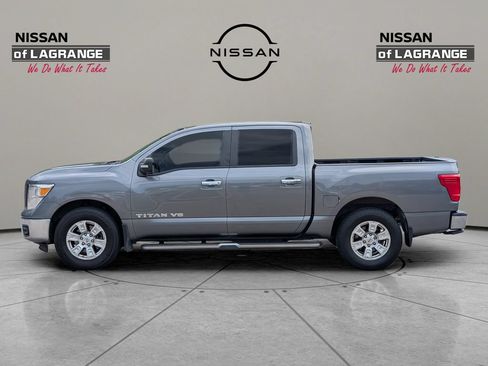 Used 2019 Nissan Titan SV RWD image 8