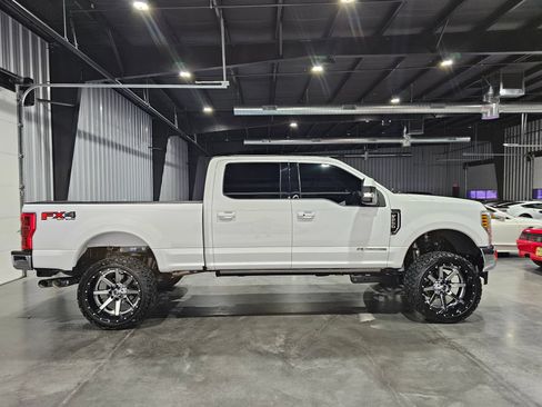 Used 2018 Ford F250 Lariat w/ Lariat Ultimate Package AWD/4WD image 5