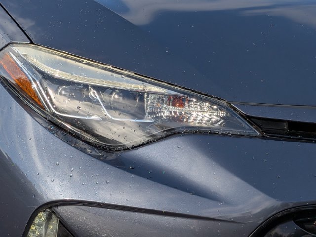 Used 2017 Toyota Corolla XSE FWD image 9